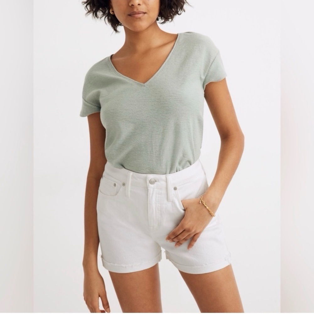 New without tags. Madewell High-Rise Denim Shorts in Tile White Size 25